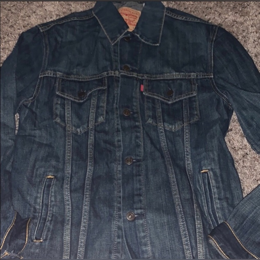 Levi’s Large denim trucker jean jacket, rare longer sleeves
